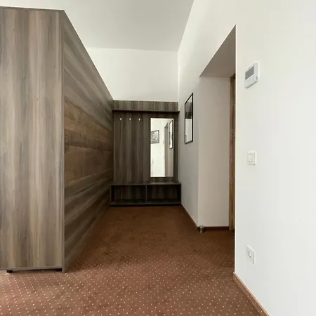 Гостьовий будинок Resedinta Cina