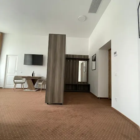 Resedinta Cina Private Parking Guest house 3*