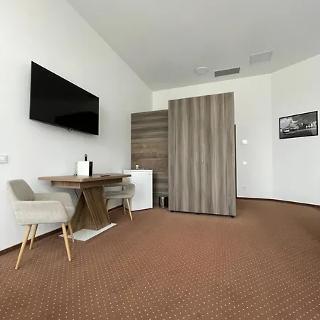 Pensjonat Resedinta Cina 3*