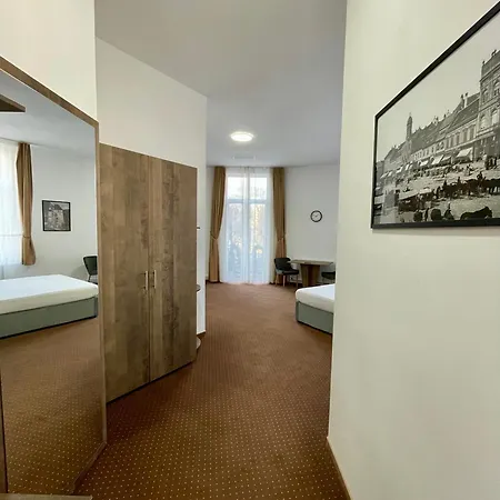 Resedinta Cina Old Town Private Parking 3* 布拉索夫